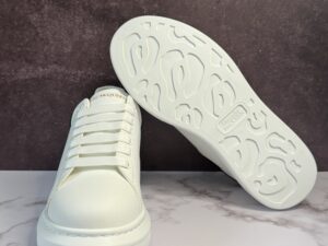 Alexander McQueen Oversized Sneakers: imagen 9