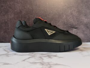 Prada Sneakers: imagen 1