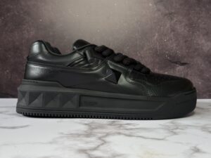 Valentino Garavani One Stud Sneakers: imagen 1