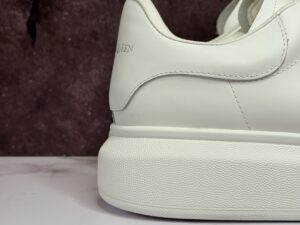 Alexander McQueen Oversized Sneakers Clásicos: imagen 3