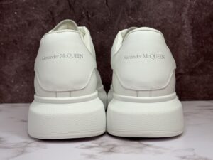 Alexander McQueen Oversized Sneakers Clásicos: imagen 6