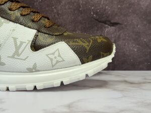 Louis Vuitton Run Away Sneakers: imagen 7