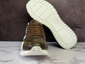 Louis Vuitton Run Away Sneakers: imagen 10